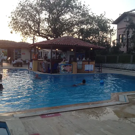 Our Place Ξενοδοχείο Ολουντενίζ