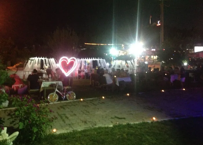 Ξενοδοχείο Our Place 3*